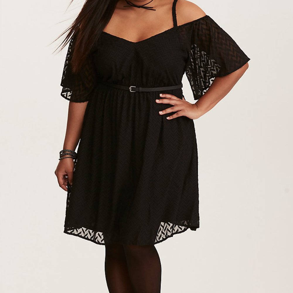 TORRID TEXTURED OFF SHOULDER DRESS Size 2 NWT